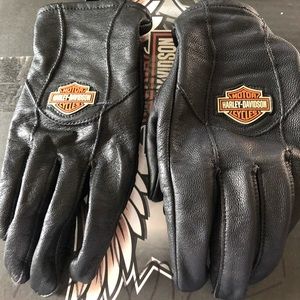 Size M Women’s Harley Davidson leather gloves